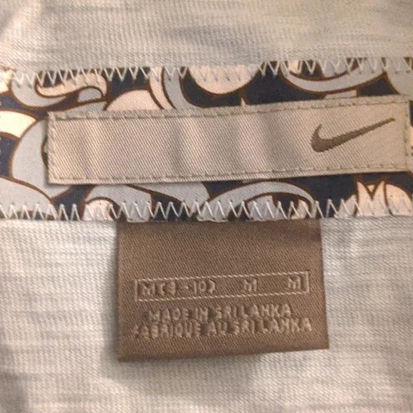 Nike Women's Tee with graphic - Picture 6 of 6